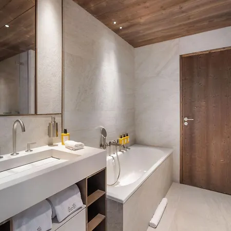 De Luxe Avec 2 Suites, 6 Couchages, Piscine Interieure, A 1850 * Courchevel